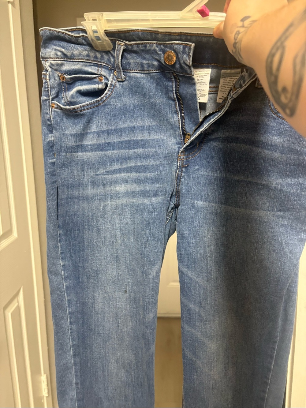 Time and Tru Women's Straight-Leg Jeans in Medium Blue